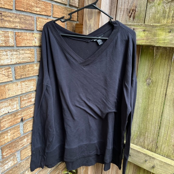 Athleta Black Relaxed Boxy Sweatshirt - Picture 1 of 4